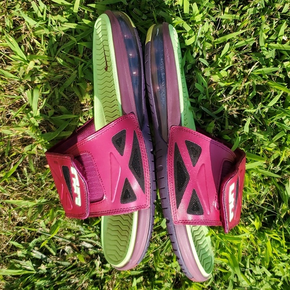 Nike Air Max LeBron James Sandals - Picture 5 of 15